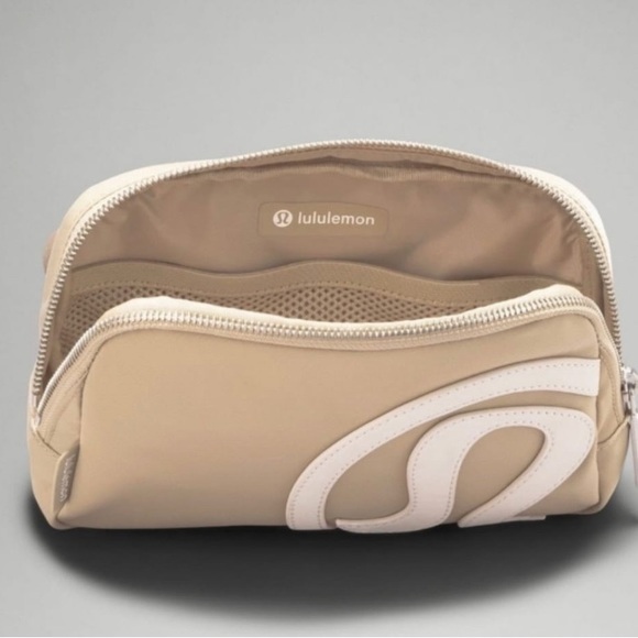 LuluLemon Everywhere Belt Bag - Picture 2 of 8